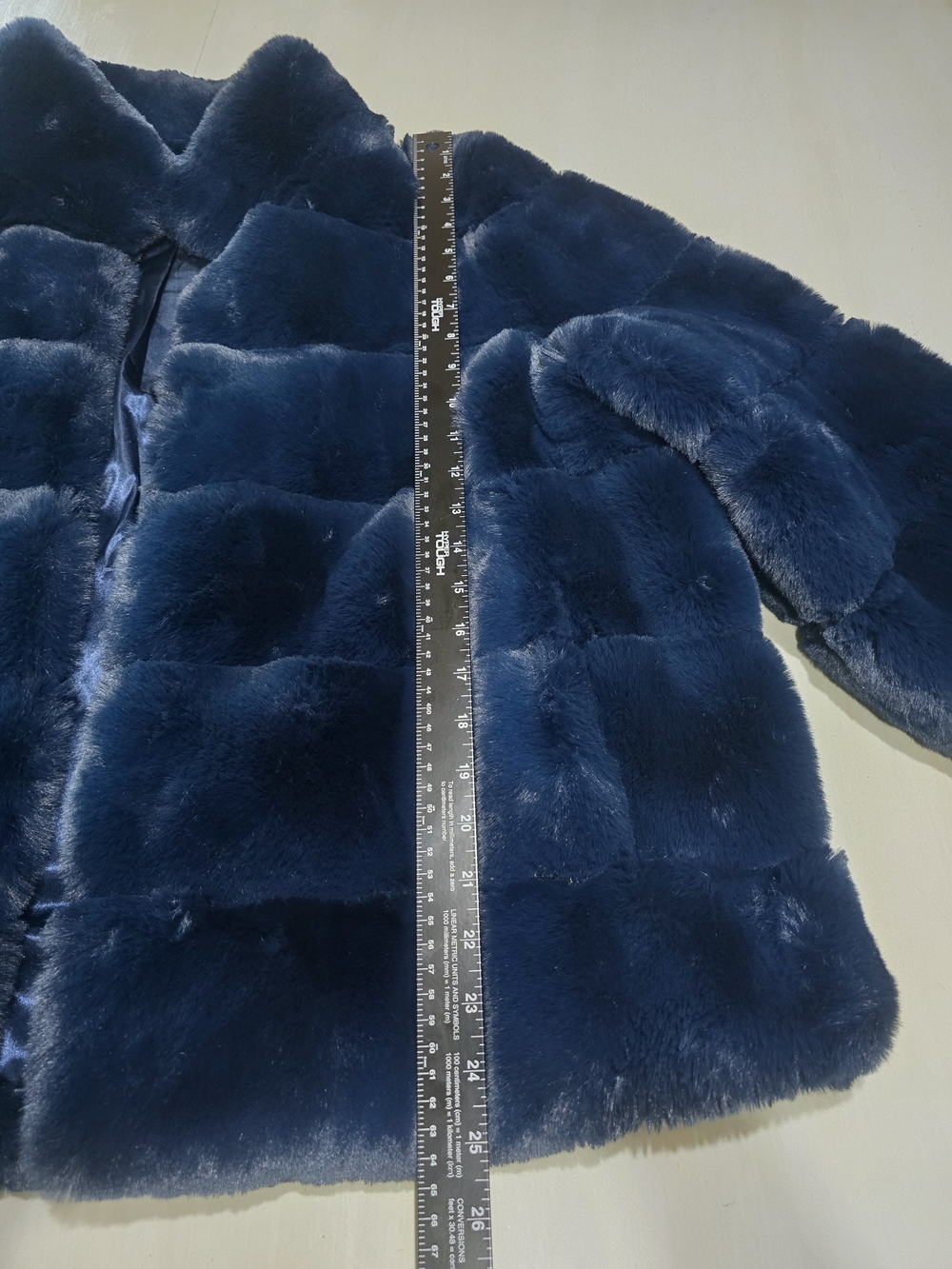 Donna Salyers Fabulous Furs Lafayette 148 New York Faux Fur - Picture 4 of 12